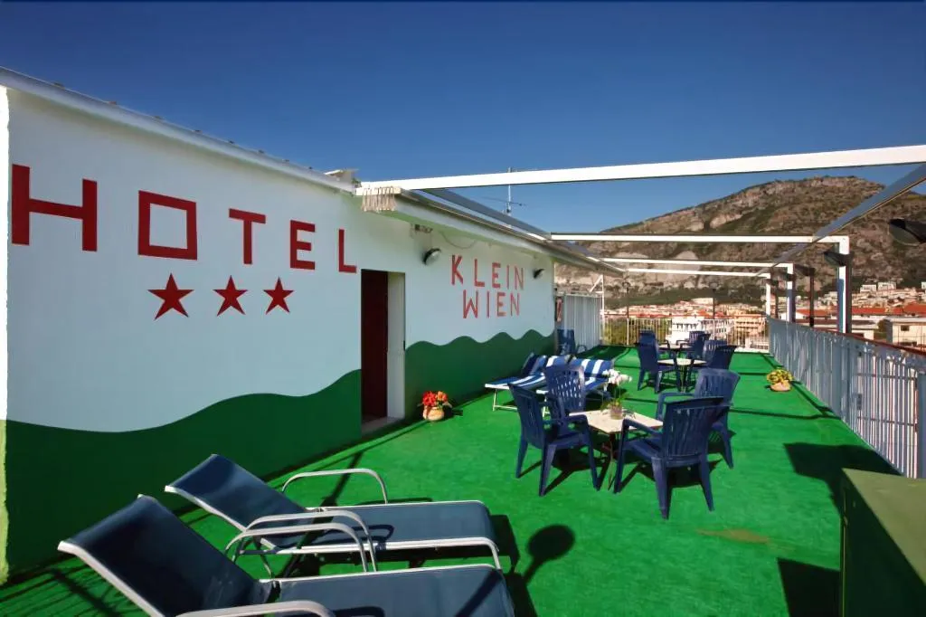 Terrace, Hotel Klein Wien, Naples