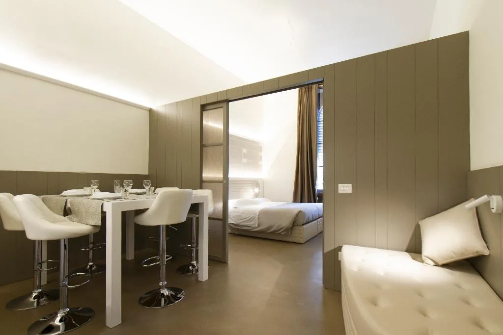 APARTMENT CAPACITY 6 TWO BEDROOMS Room, Palazzo dei Ciompi, Florence