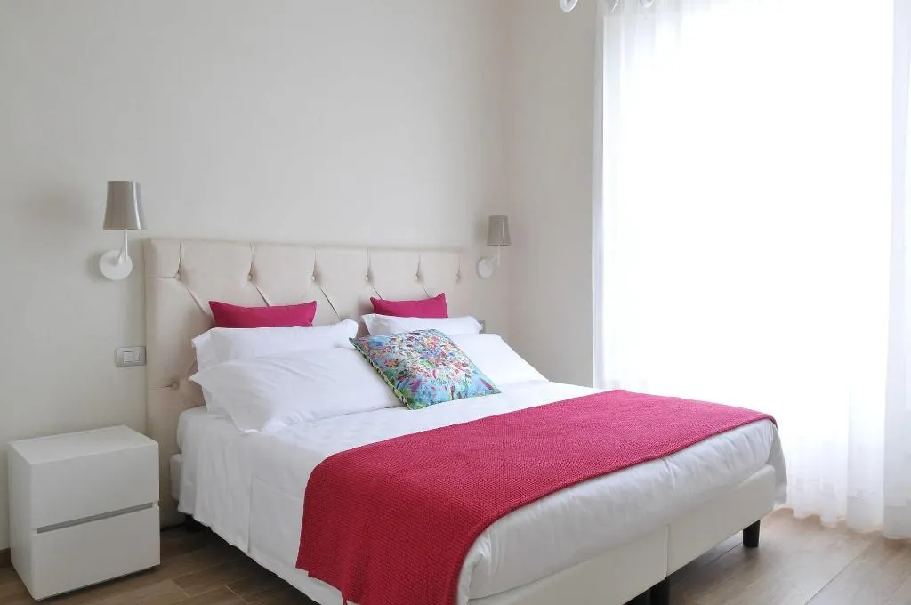 Room, Canto Degli Aranci, Florence