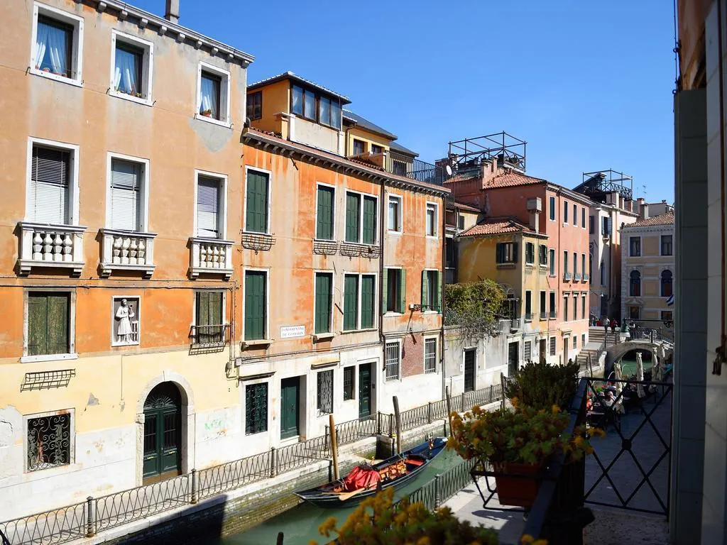 General view, Corte dei Greci, Venice
