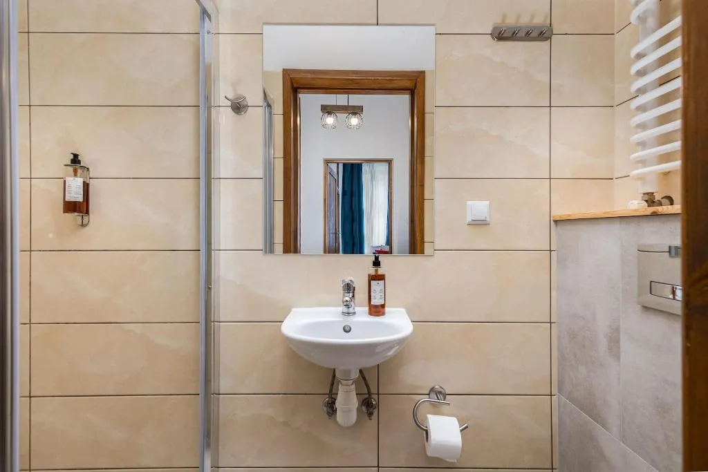 Room, 1898 Parkside Boutique Residence, Krakow