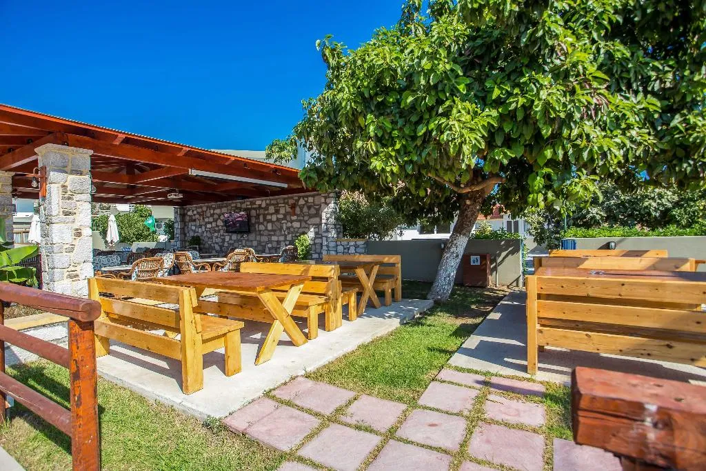 Bar, Georgia Apartments, Rhodes