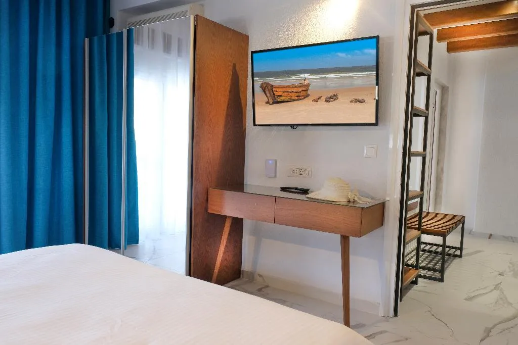 SUITE POOL VIEW TWO BEDROOMS Room, Royal Hotel and Suites, Halkidiki