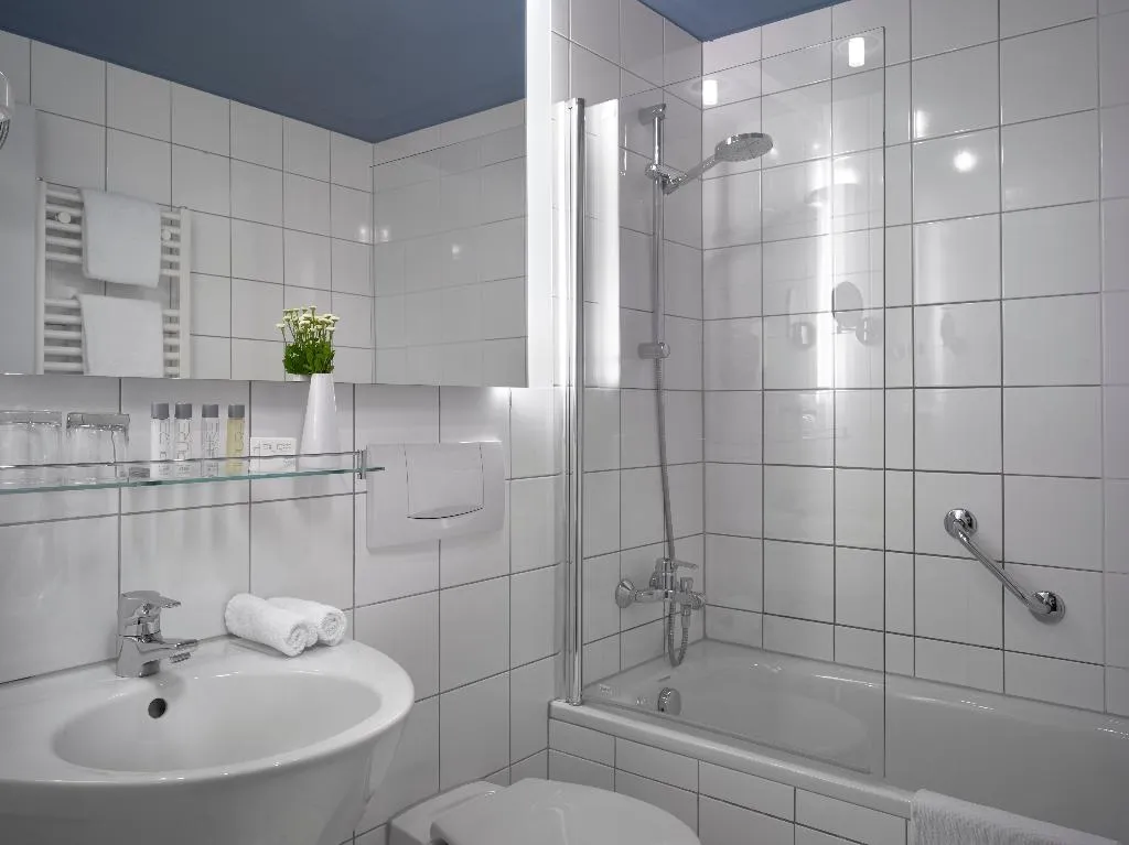 DOUBLE SINGLE USE GUEST ROOM Room, K+K Hotel Fenix, Prague