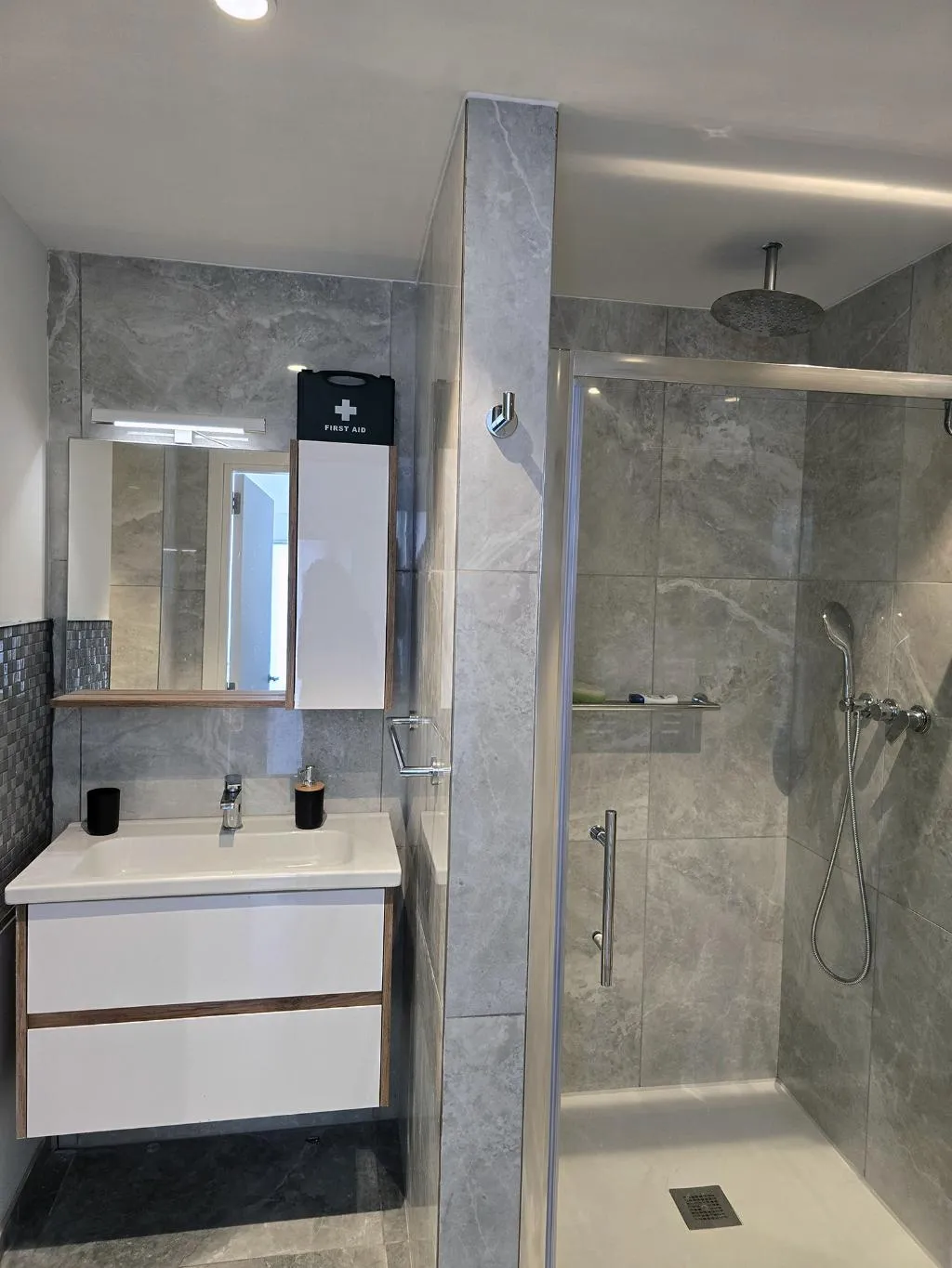 APARTMENT ONE BEDROOM ONE BATHROOM Room, Mercury Suites - Skydream Getaways, Malta