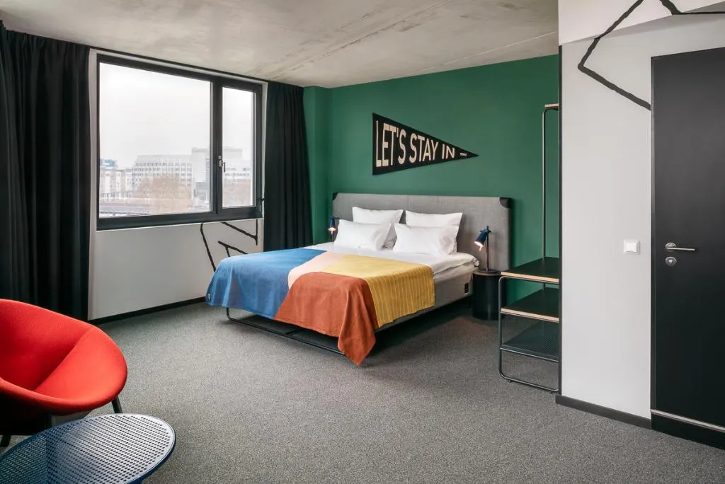 DOUBLE DELUXE KING BED Room, The Social Hub Berlin, Berlin