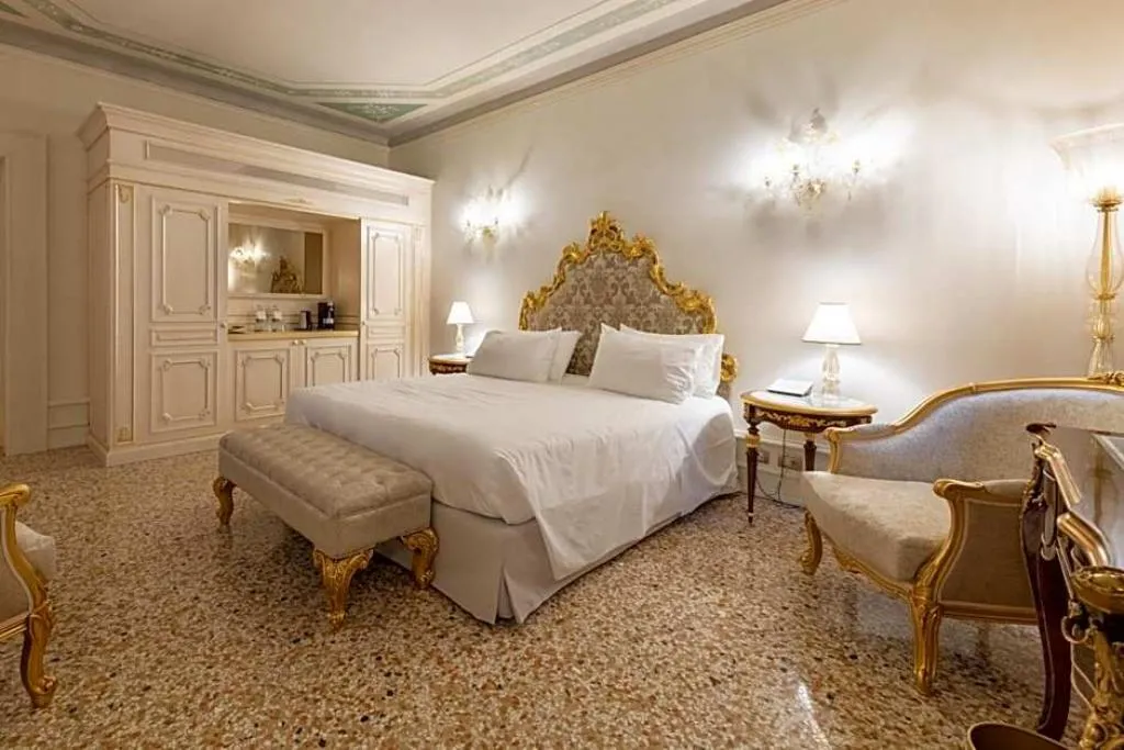 SUITE CLASSIC Room, Cà Bonfadini Historic Experience, Venice