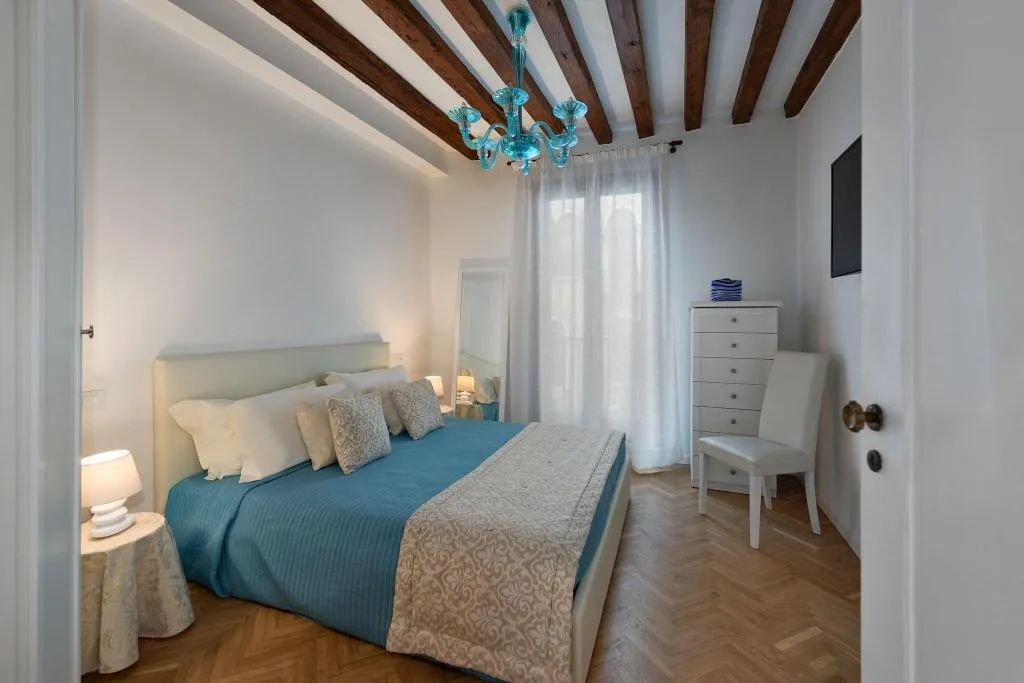 APARTMENT SUPERIOR RIVER VIEW Room, AD Place Venice, Venice