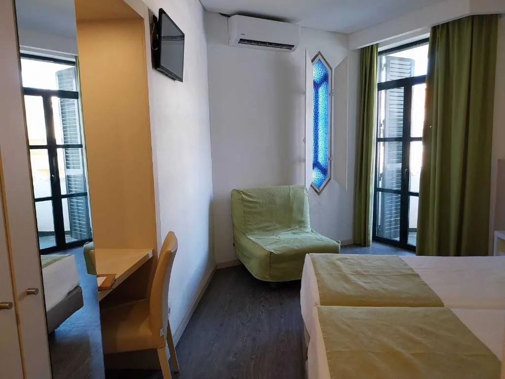DOUBLE CLASSIC Room, Navegadores, Algarve