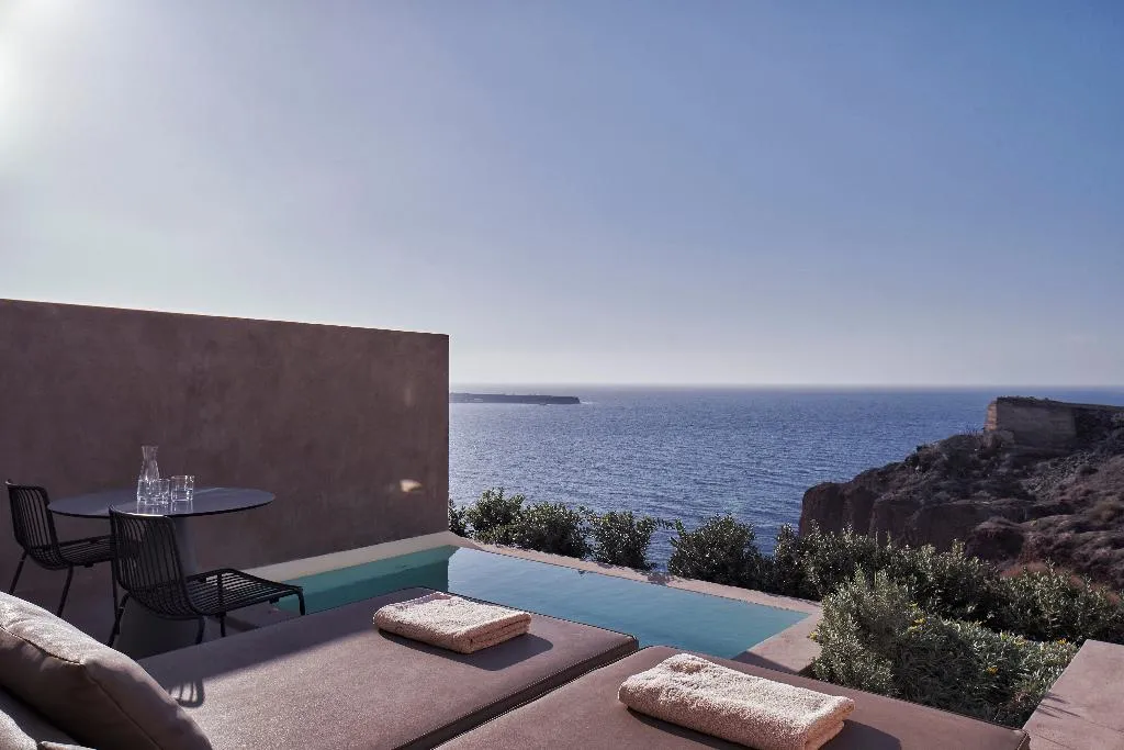 SUITE WITH PRIVATE POOL Room, Old Castle Oia by Mr and Mrs White, Santorini