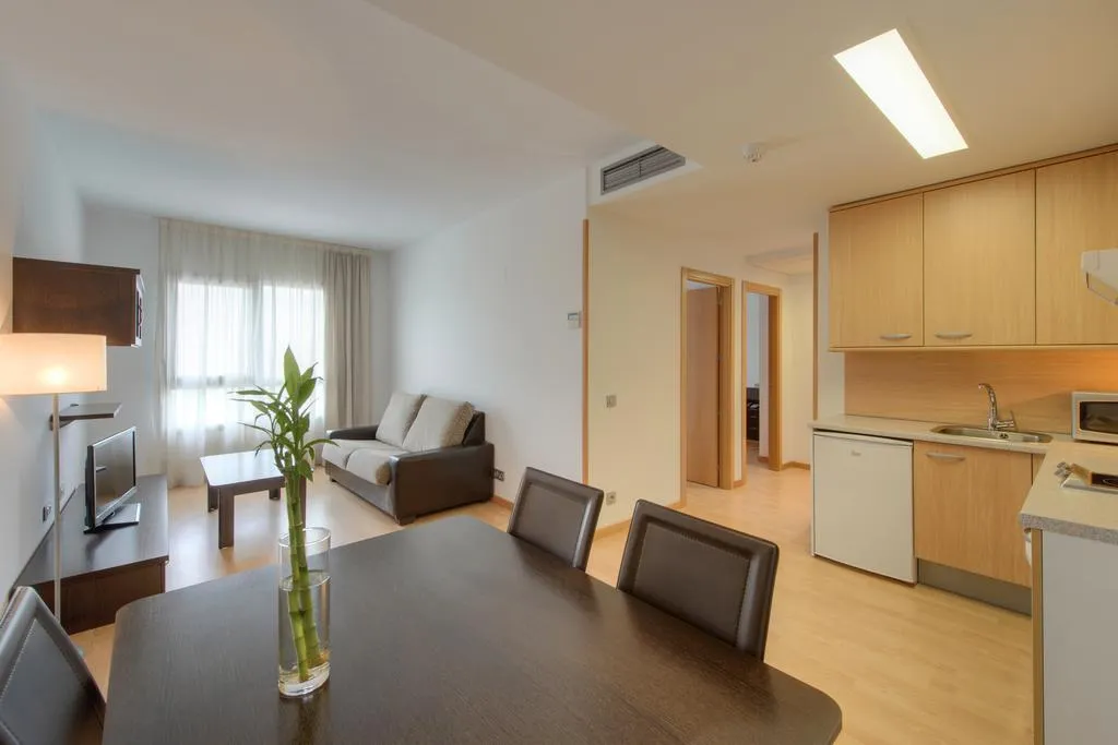 JUNIOR SUITE STANDARD Room, Madrid Airport Suites Affiliated By Melia, Madrid