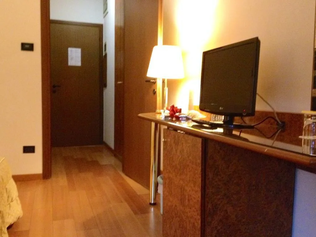 General view, Motel Europa, Milan