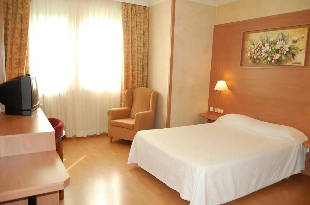DOUBLE SINGLE USE STANDARD Room, Hotel Urpi, Barcelona