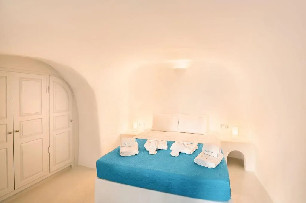 Room, Horizon Aeifos Suites, Santorini