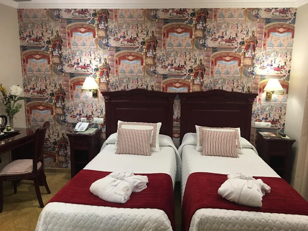 SINGLE STANDARD Room, Adriano Hotel, Seville