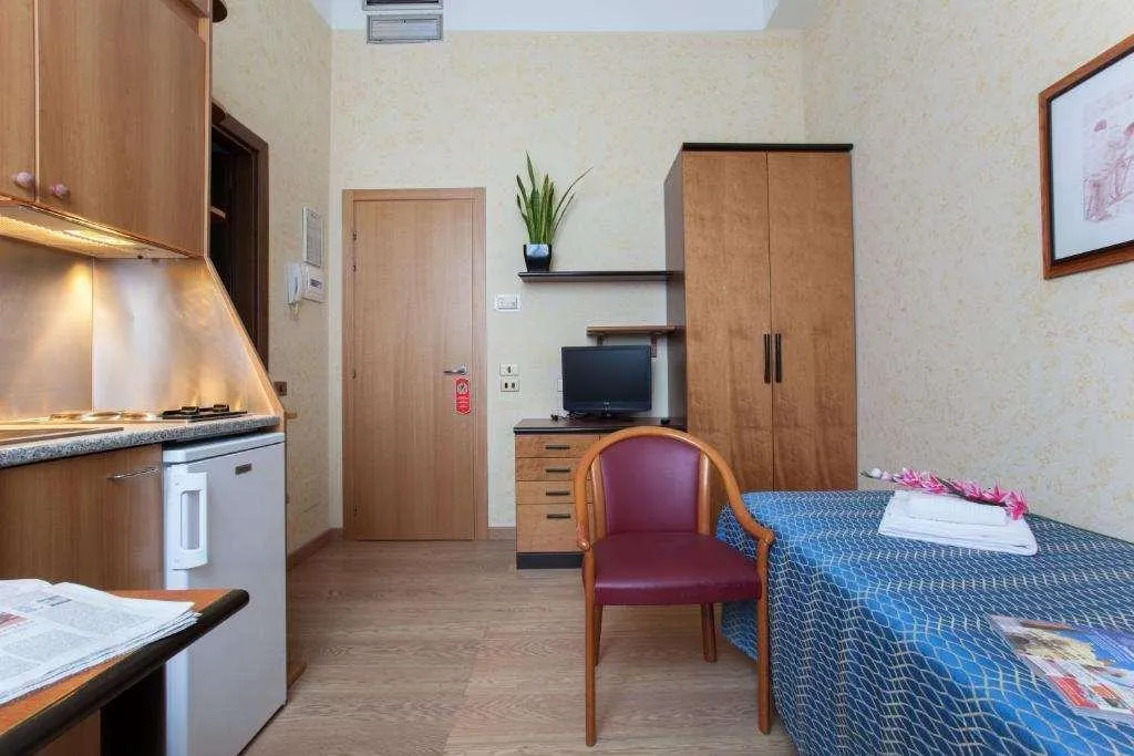 Room, Residence Lepontina, Milan