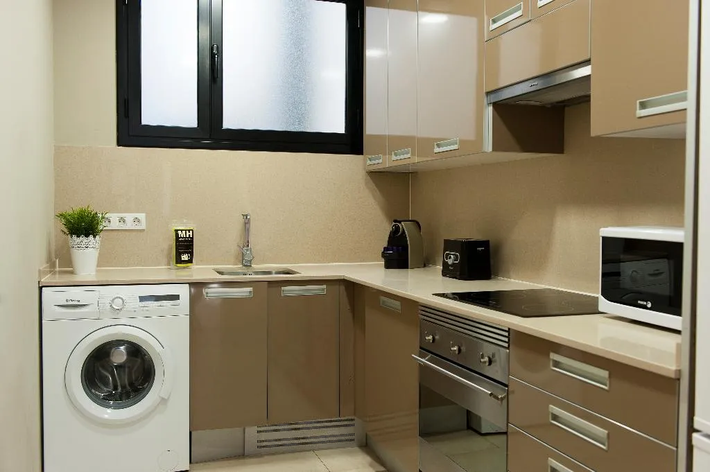 APARTMENT CAPACITY 4 TWO BEDROOMS Room, MH Apartments Sant Pau, Barcelona