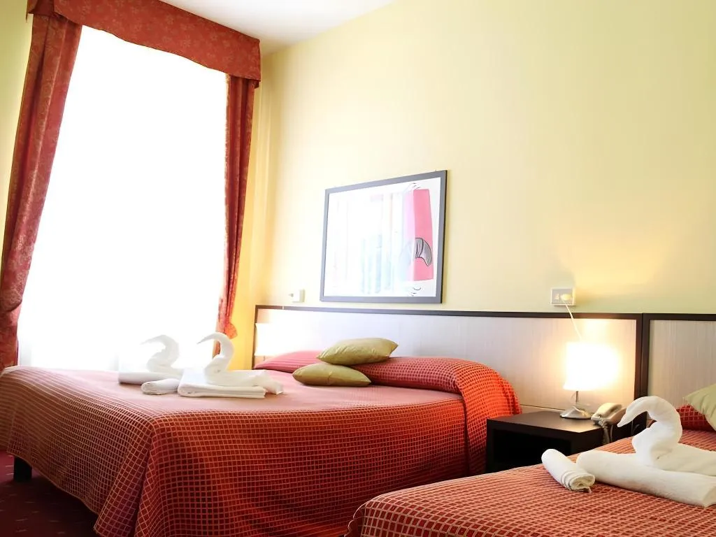 Room, Hotel Lugano, Milan