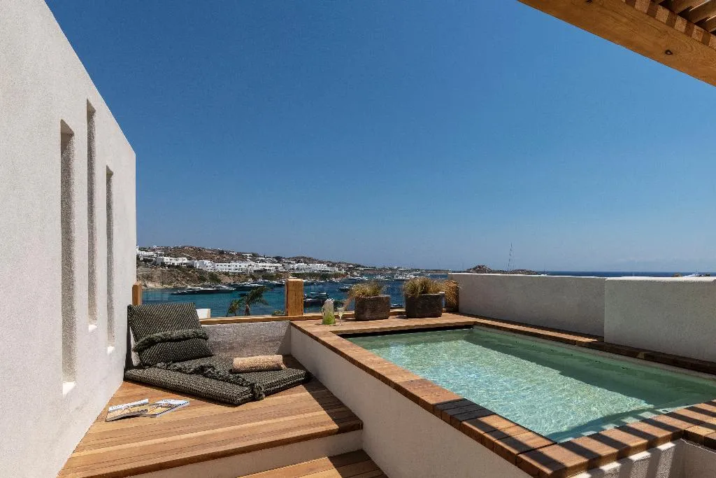 SUITE WITH JACUZZI Room, Kensho Psarou, Mykonos