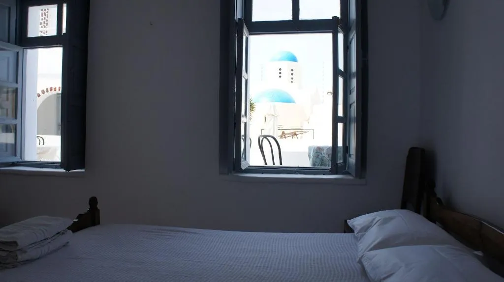 Room, Marcos Rooms, Santorini
