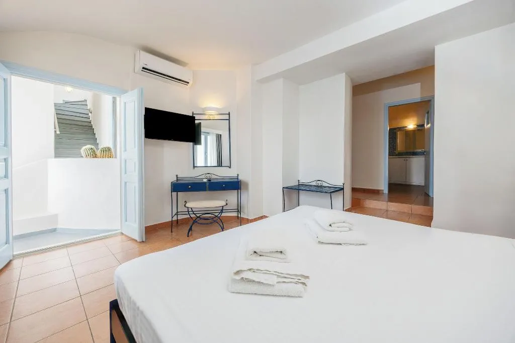 Room, Kastro Suites, Santorini