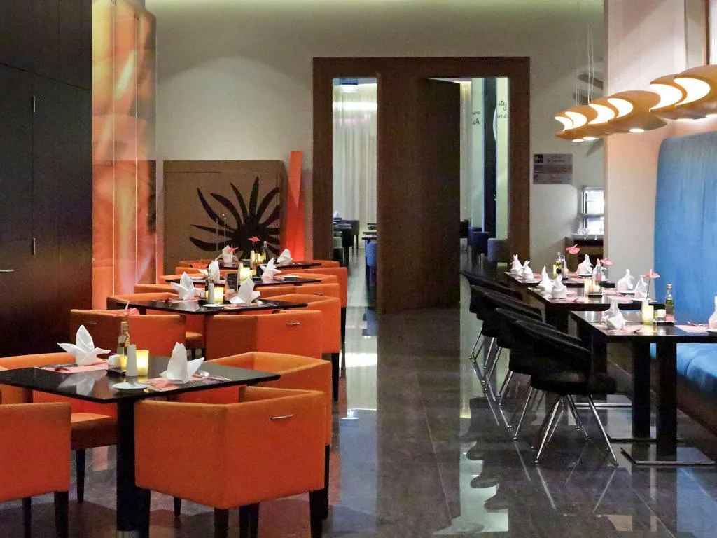 Restaurant, Novotel Suites Mall Avenue Dubai Hotel, Dubai