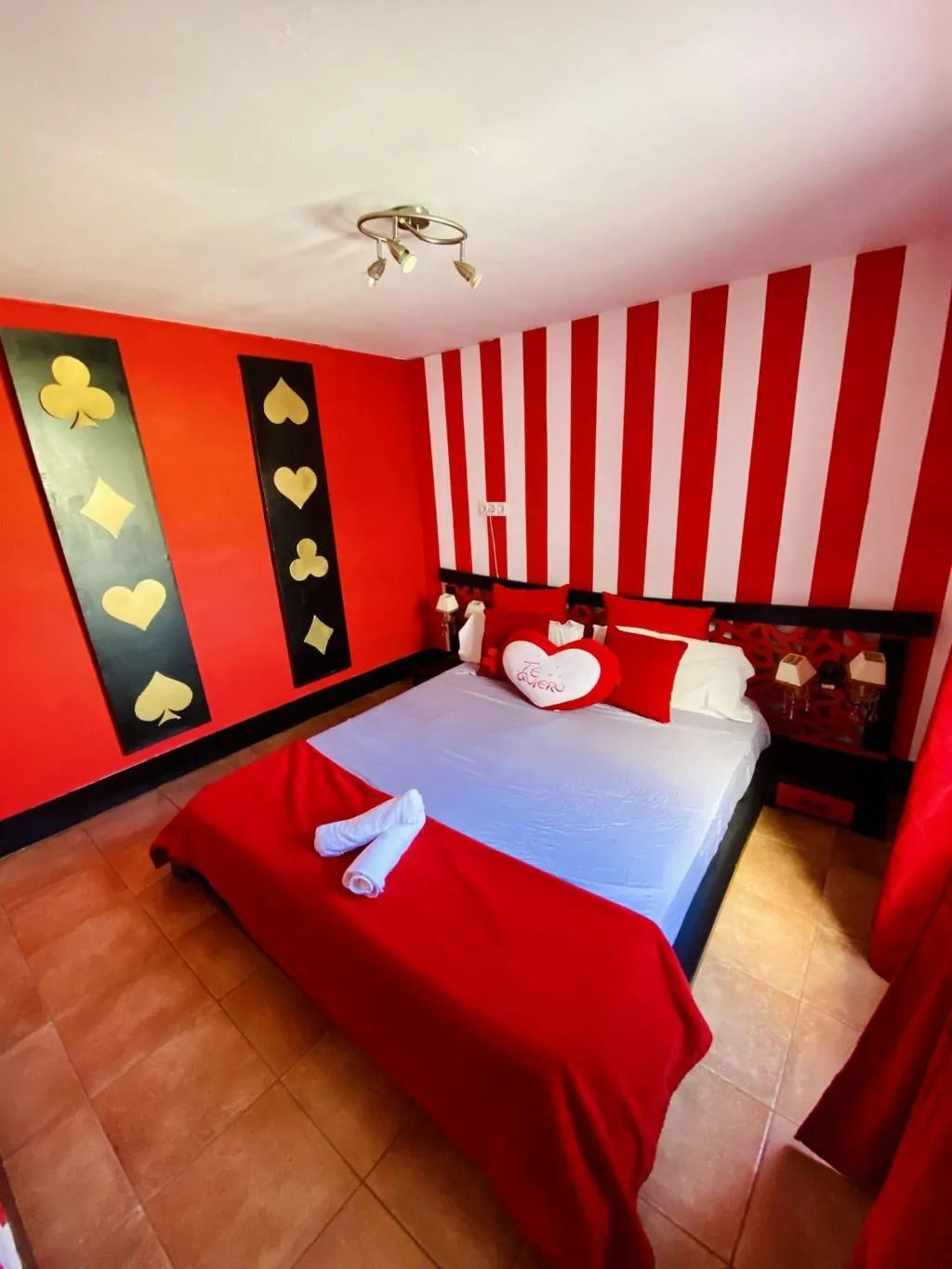 Room, Sevilla Kitsch Hostel Art, Seville