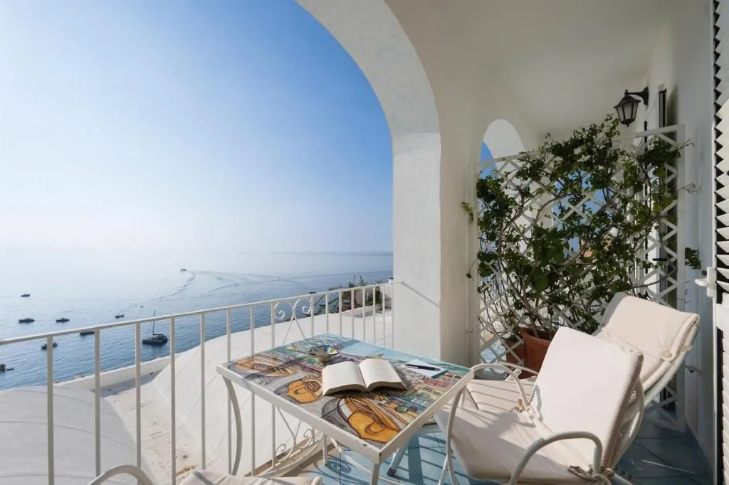 DOUBLE SEA VIEW Room, Palazzo Talamo, Naples