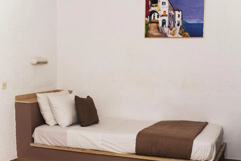 STUDIO CAPACITY 3 Room, Aspro Hotel, Crete