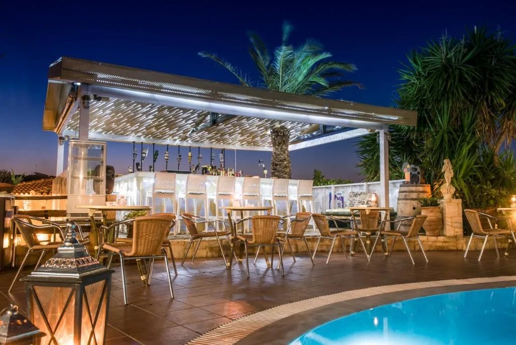 Bar, Diamond Village, Crete
