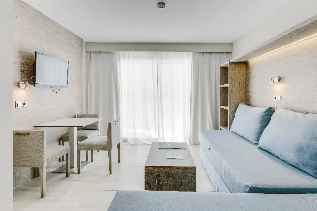 APARTMENT STANDARD Room, Leonardo Royal Htl Mallorca Palmanova Bay, Majorca