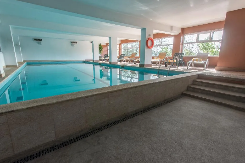 Pool, Amazonia Jamor, Lisbon