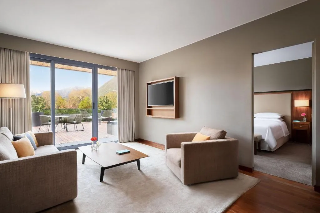 Room, Sheraton Lake Como, Milan