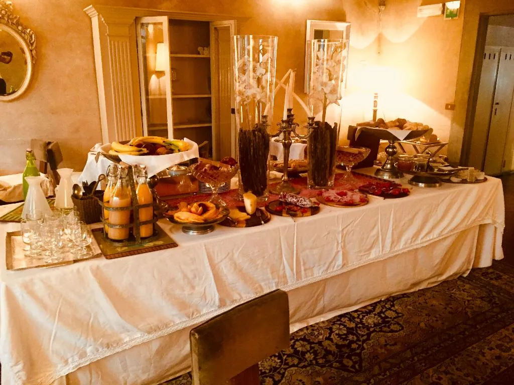 Restaurant, The J & J Historic House Hotel, Florence