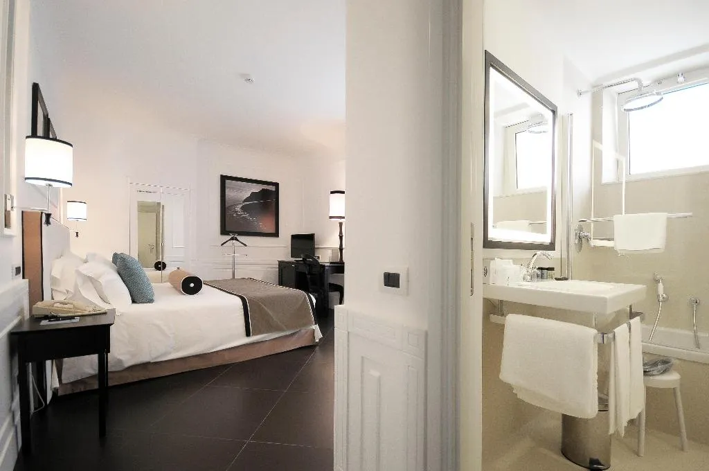 TWIN EXECUTIVE Room, Grand Hotel Oriente, Naples