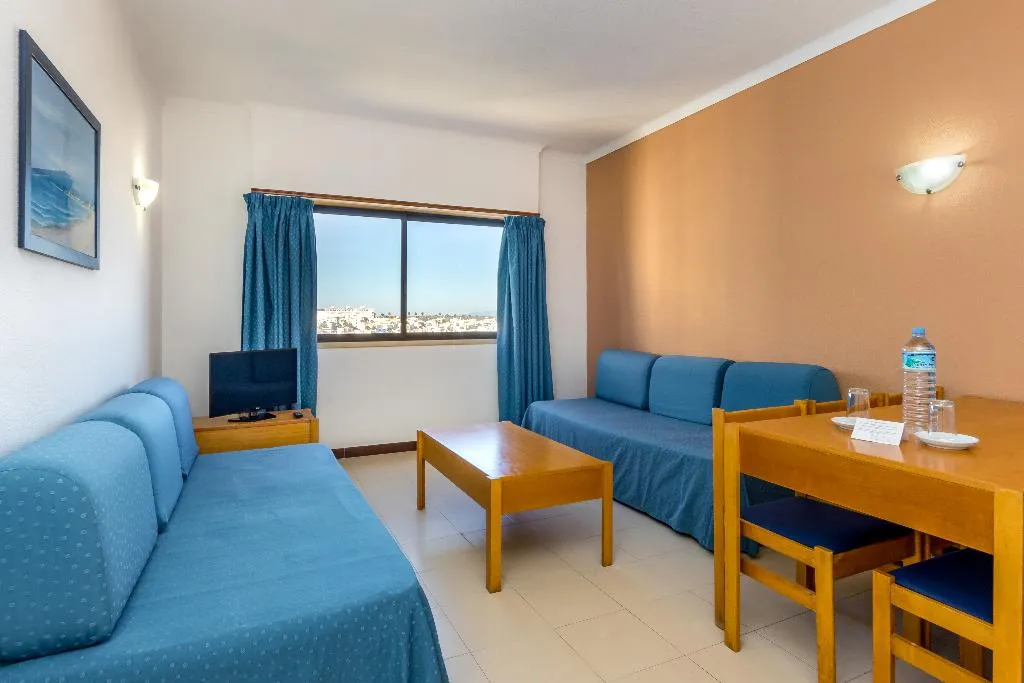 APARTMENT TWO BEDROOMS Room, Janelas do Mar, Algarve