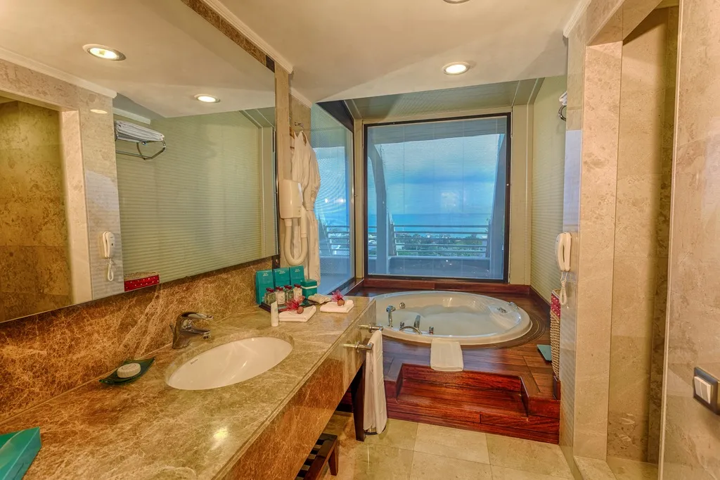 SUITE WITH JACUZZI Room, Susesi Luxury Resort, Antalya