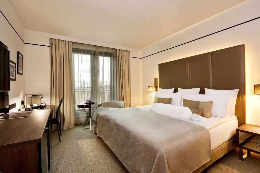 DOUBLE SUPERIOR Room, Melia Berlin, Berlin