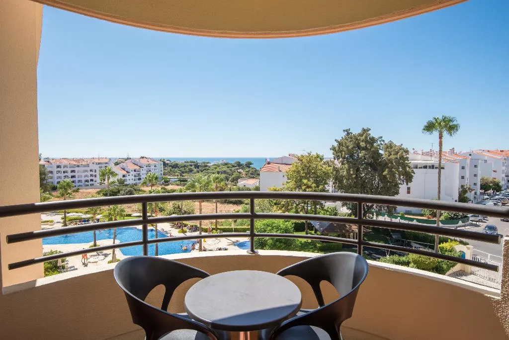 Double or Twin POOL VIEW Room, Vila Gale Cerro Alagoa, Algarve