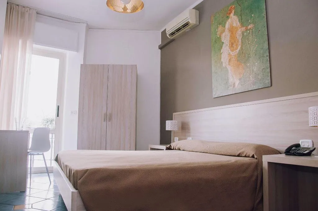 Room, Hotel Piccolo Sogno, Naples