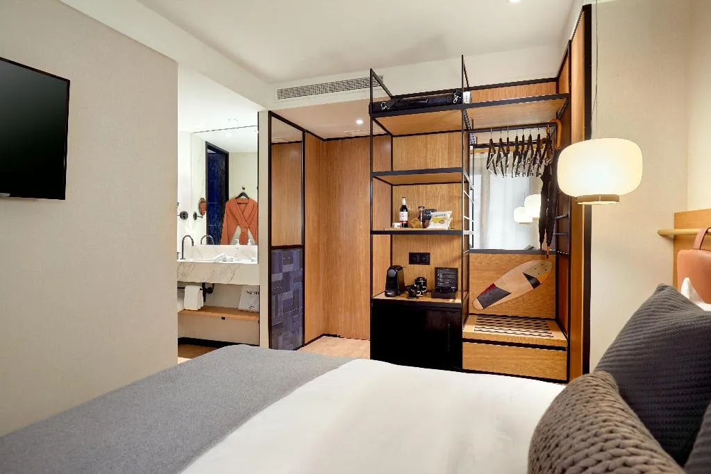 DOUBLE QUEEN SIZE BED Room, Kimpton Vividora Hotel, Barcelona