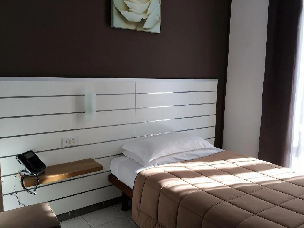 SINGLE STANDARD Room, Bert Hotel, Milan