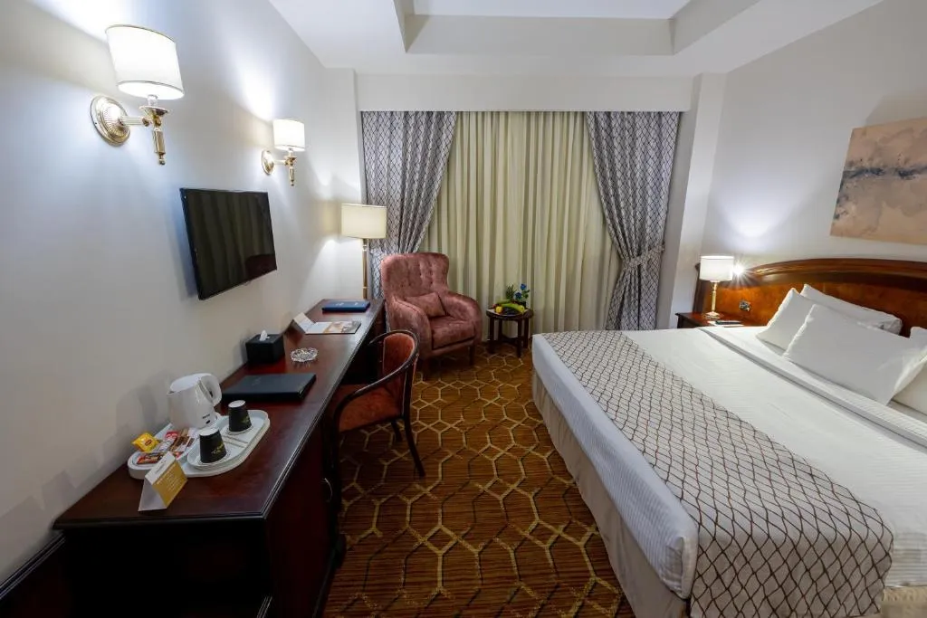 SUITE DELUXE EXECUTIVE Room, Triumph Plaza Hotel, Cairo