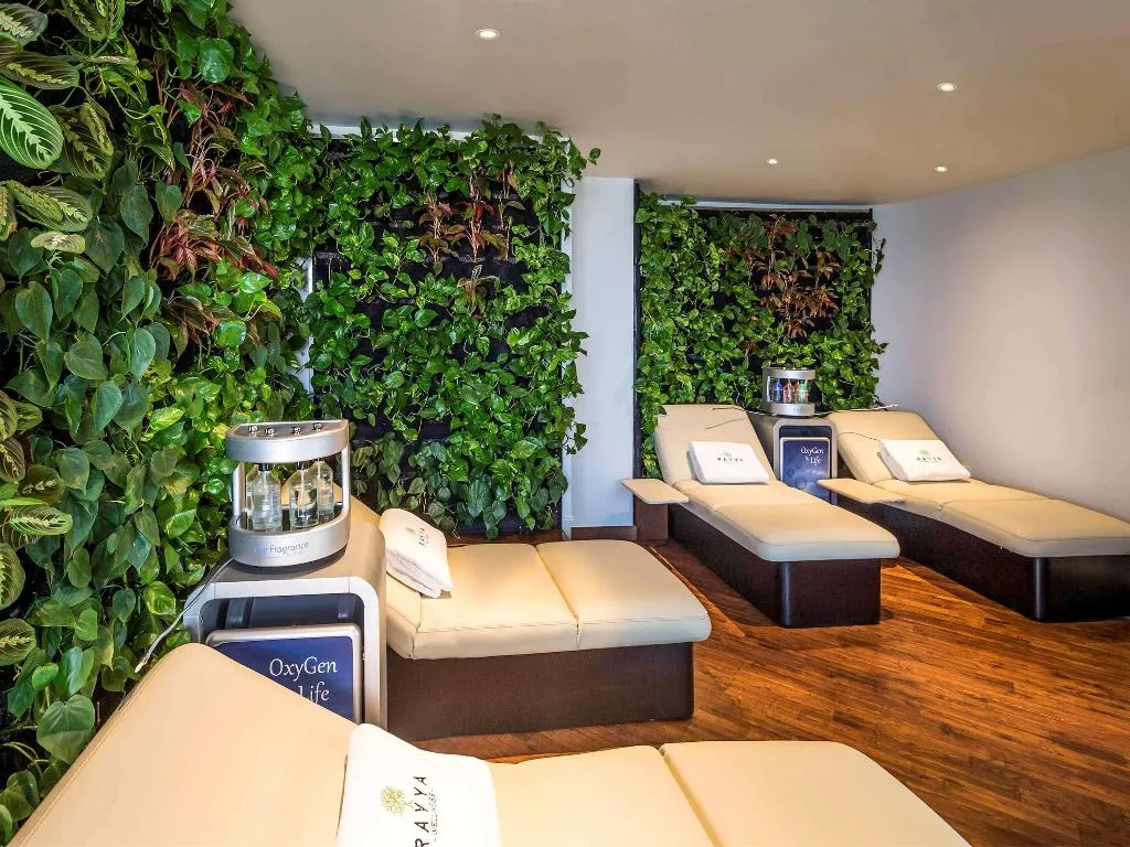 Sports and Entertainment, The Retreat Palm Dubai MGallery by Sofitel, Dubai