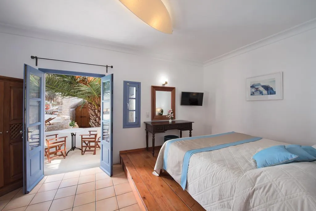 STUDIO STANDARD Room, Meltemi Suites, Santorini