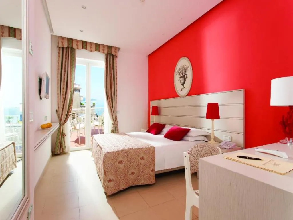 Double or Twin SUPERIOR SEA VIEW Room, Hotel Corallo Sorrento, Naples