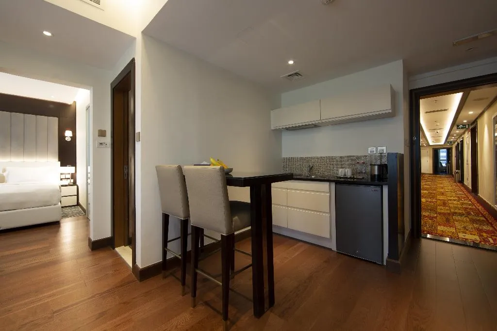 SINGLE DELUXE Room, Number One Tower Suites, Dubai