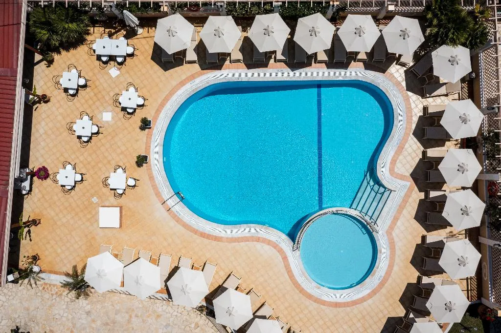 Pool, Metaxa Apartments, Corfu