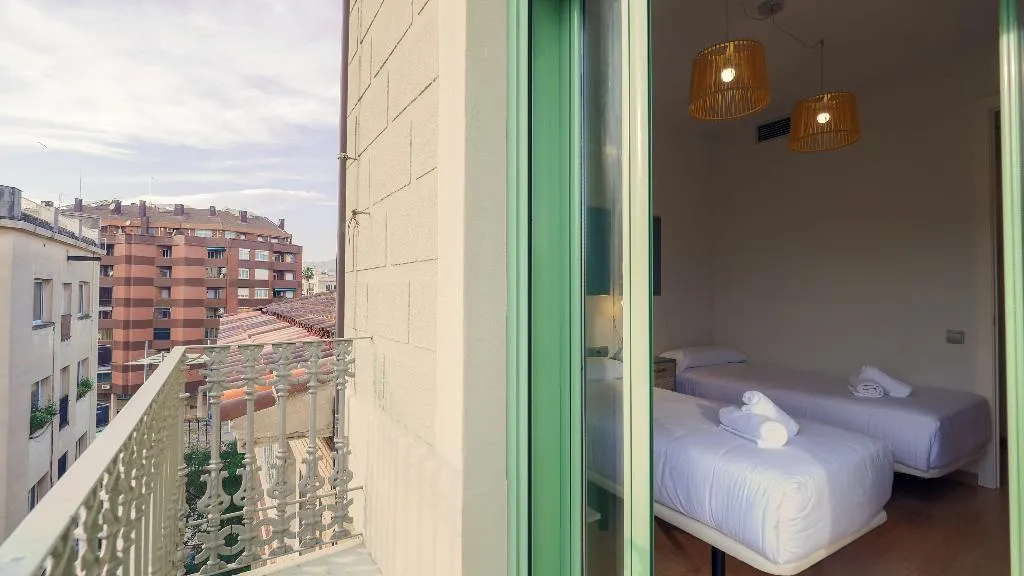 APARTMENT THREE BEDROOMS TWO BATHROOMS Room, Barcelona Sants Station Apartments, Barcelona