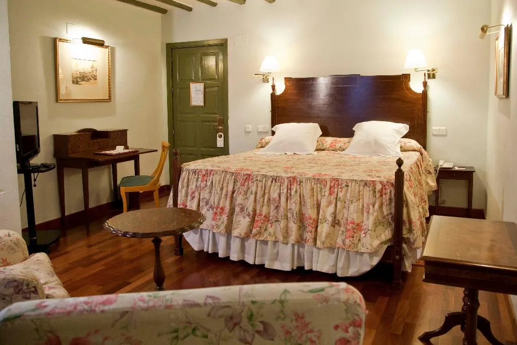 Double or Twin STANDARD Room, Casas de la Juderia, Seville